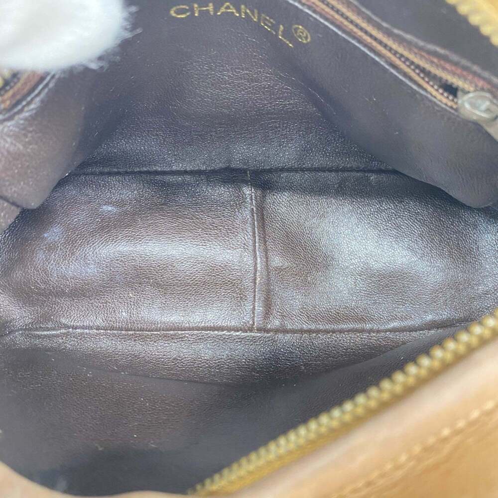CHANEL Brown Lambskin Leather Shoulder Bag - Picture 4 of 13
